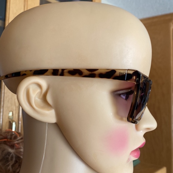 Snookie Tortoise Shell Diva Sunnies! Pristine! In Perfect Condition! One size😎 - Picture 4 of 12